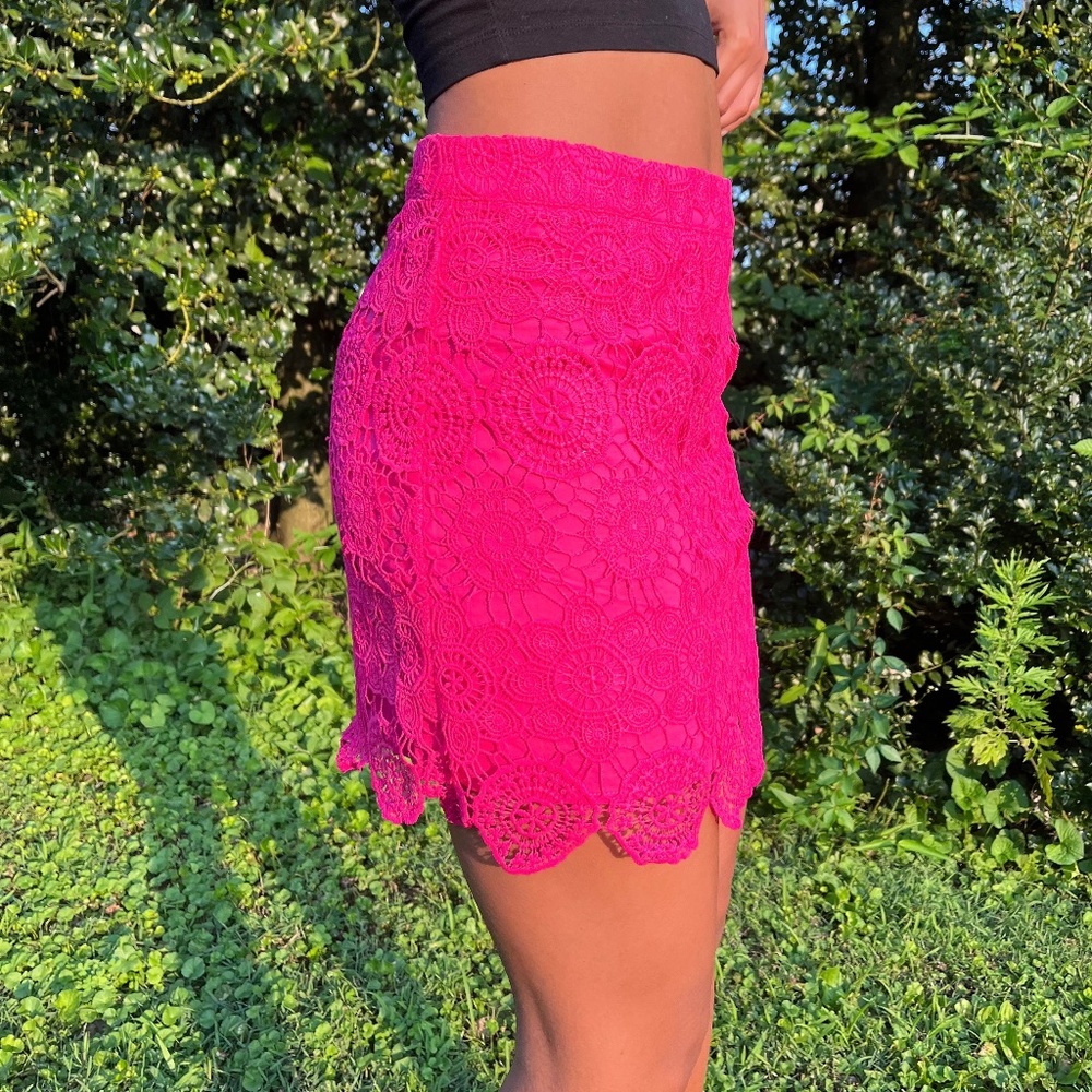 Scallop Hem Crochet Mini Skirt - Picture 1 of 2